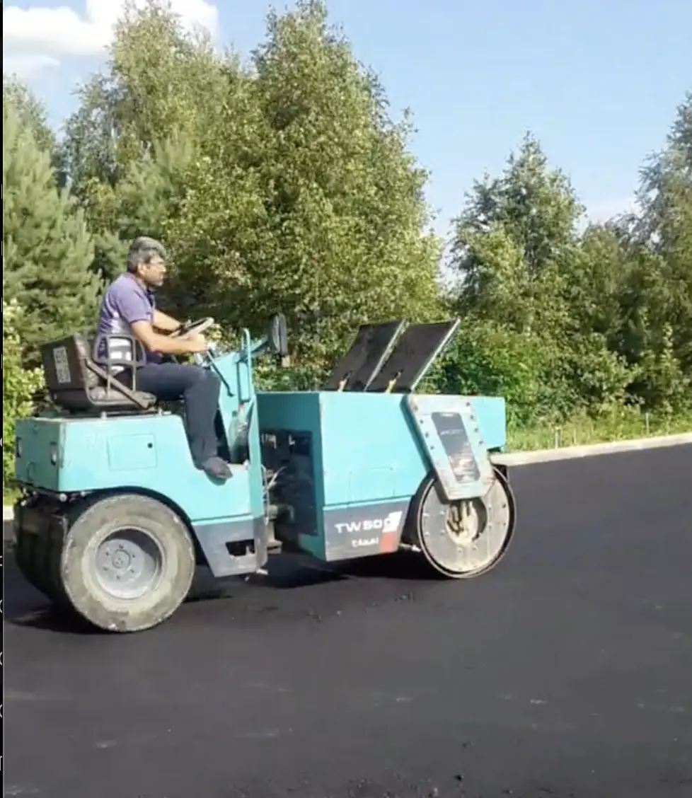 Каток TW800 в работе